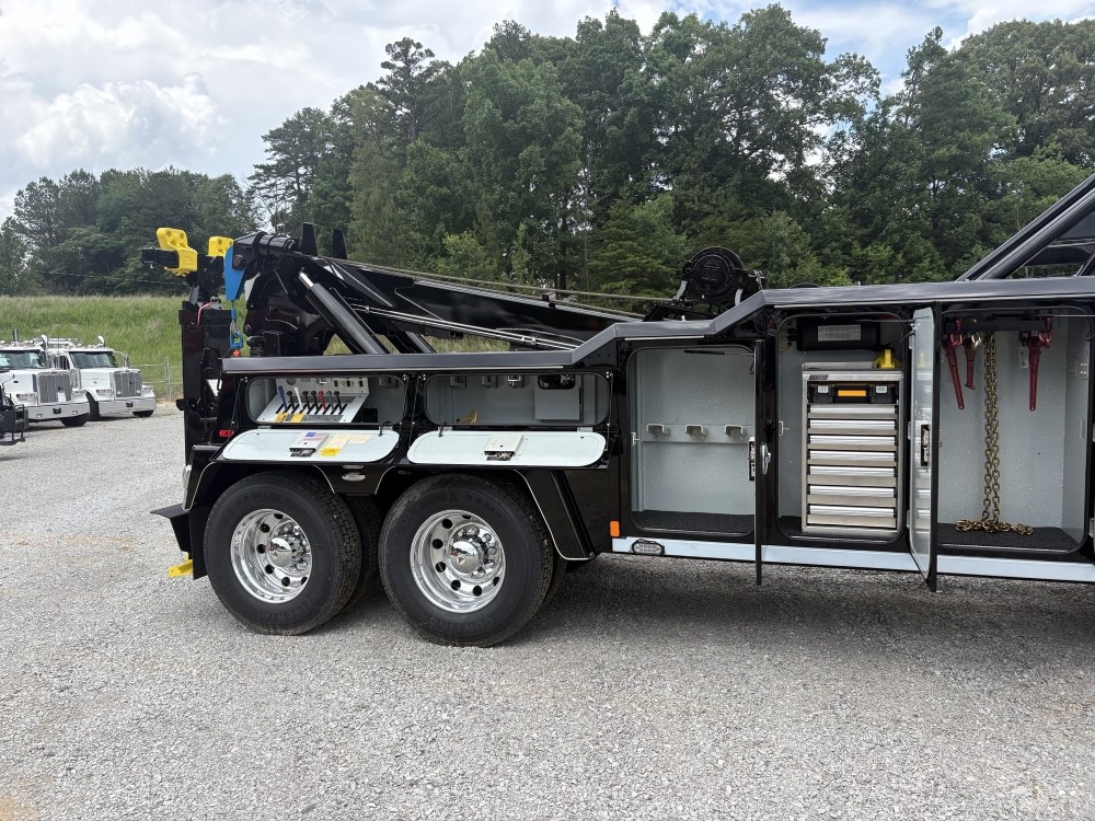 2027 Peterbilt 589 V70 Wrecker (Key# 2132) 6